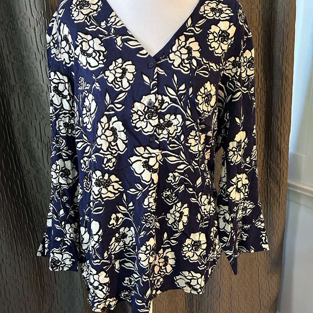 Fred David Navy and White Floral V-Neck Blouse